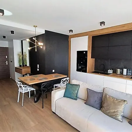 Kima Bazantow 44 * Katowice