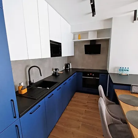 Kima Bazantow 44 * Katowice