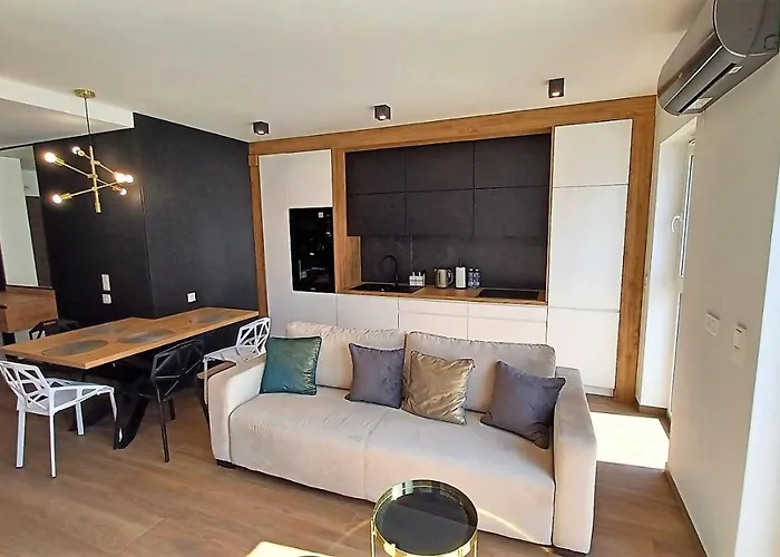 Kima Bażantów 44 *