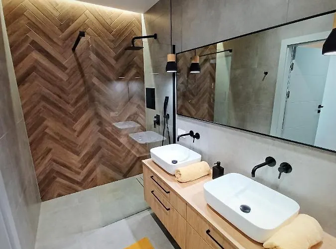 Kima Bazantow 44 * Katowice